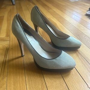 Reiss Chevron Satin Heel size 7/40